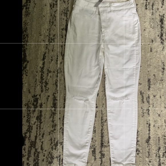 American Eagle High Rise Jeans with Small Knee Rips - Picture 3 of 3